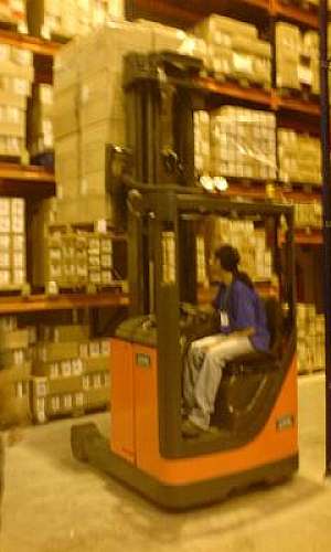 Empilhadeira retrátil FM Empilhadeira retrátil FM