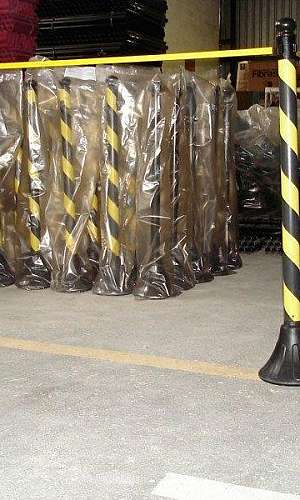 Pedestal com fita retrátil Pedestal com fita retrátil